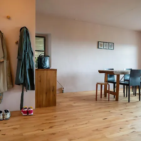 Belle5 Bed and breakfast Vully-les-Lacs