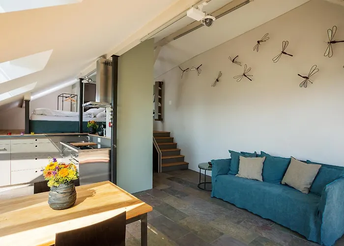 Bed & Breakfast Belle5 Vully-les-Lacs