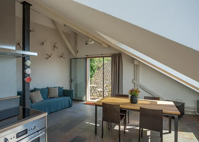 Belle5 Bed & Breakfast 4*